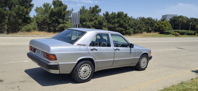 Mercedes 190-5