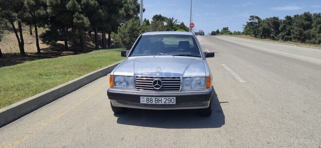 Mercedes 190-1