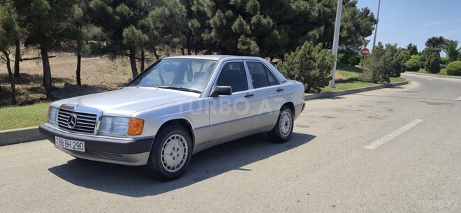 Mercedes 190-2