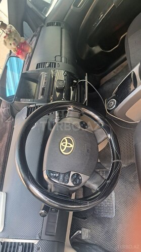 Toyota Prius-6