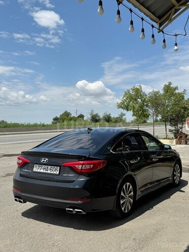 Hyundai Sonata-5