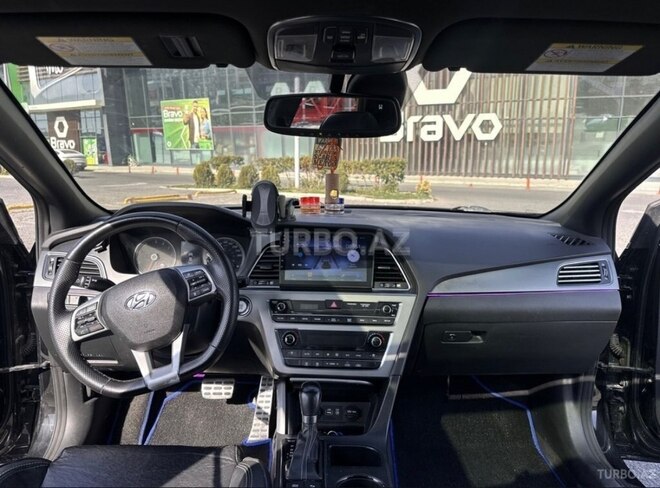 Hyundai Sonata-11