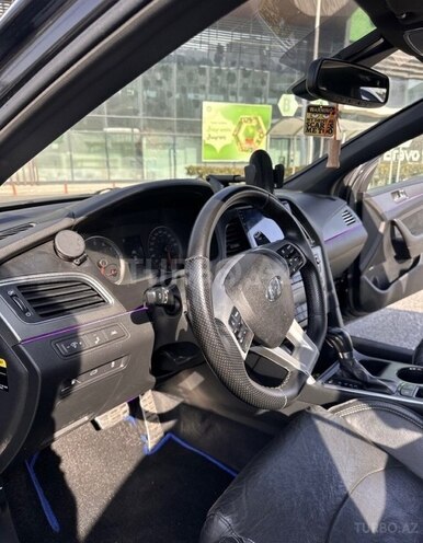 Hyundai Sonata-12