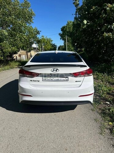 Hyundai Avante-6