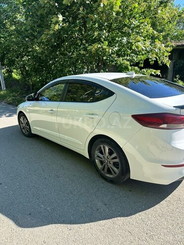 Hyundai Avante-8