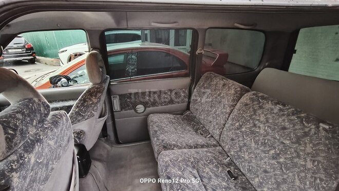 Nissan Serena-12