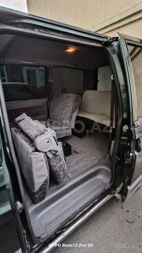 Nissan Serena-11