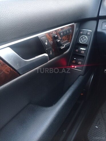 Mercedes C 250-11