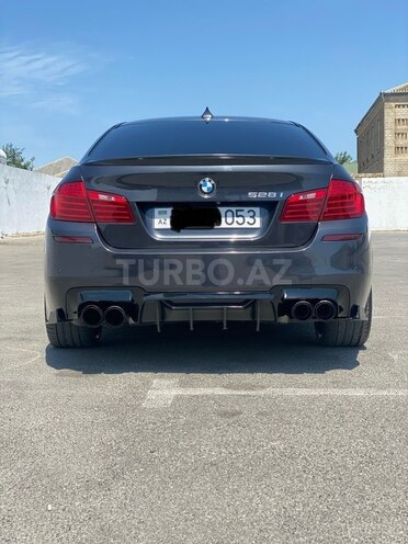 BMW 528-2