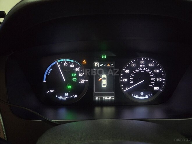 Hyundai Sonata-17