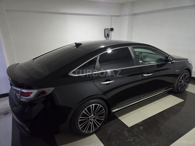 Hyundai Sonata-10