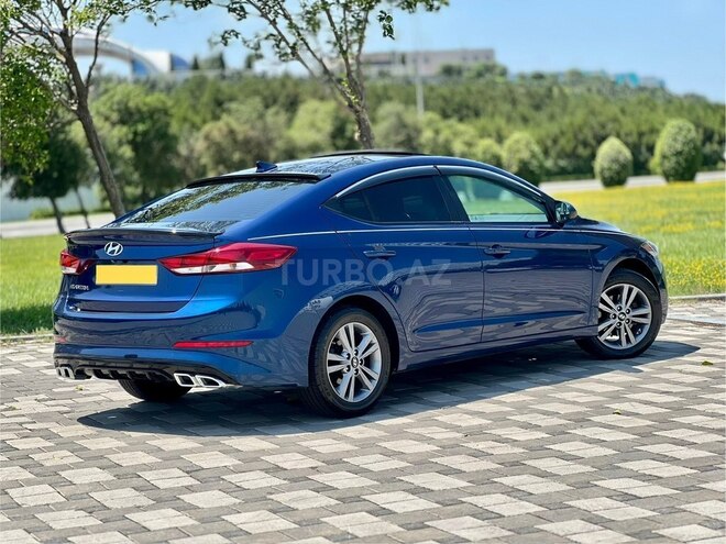 Hyundai Elantra-6