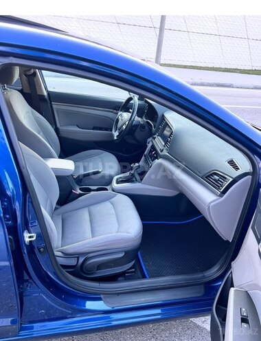 Hyundai Elantra-10