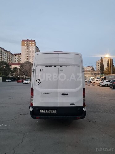 Ford Transit-4