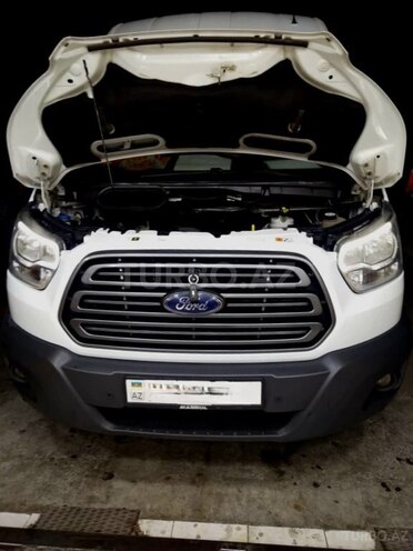 Ford Transit-5