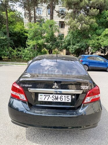 Mitsubishi Mirage-4