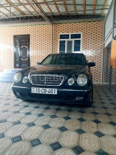 Mercedes E 280-9