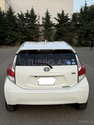 Toyota Aqua-6