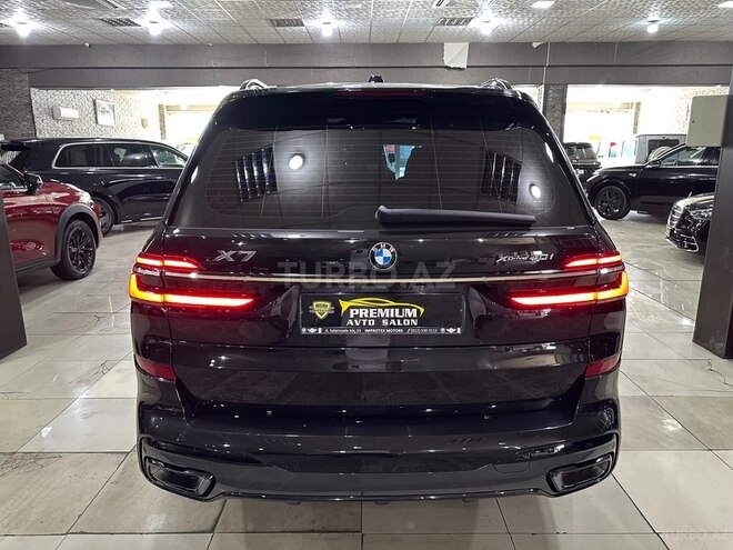 BMW X7-4