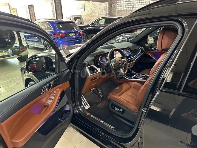 BMW X7-9