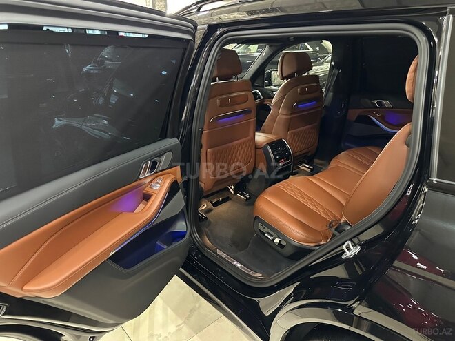 BMW X7-12