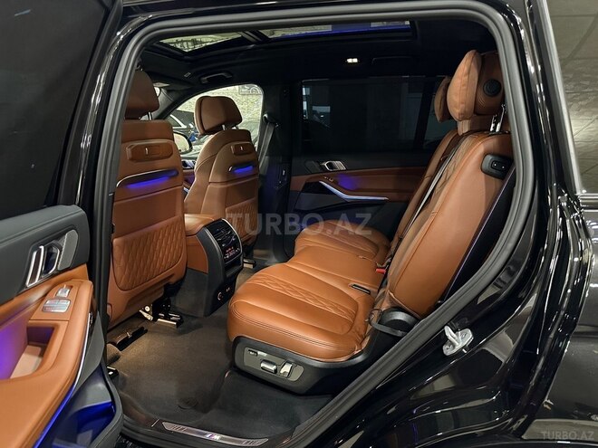 BMW X7-11
