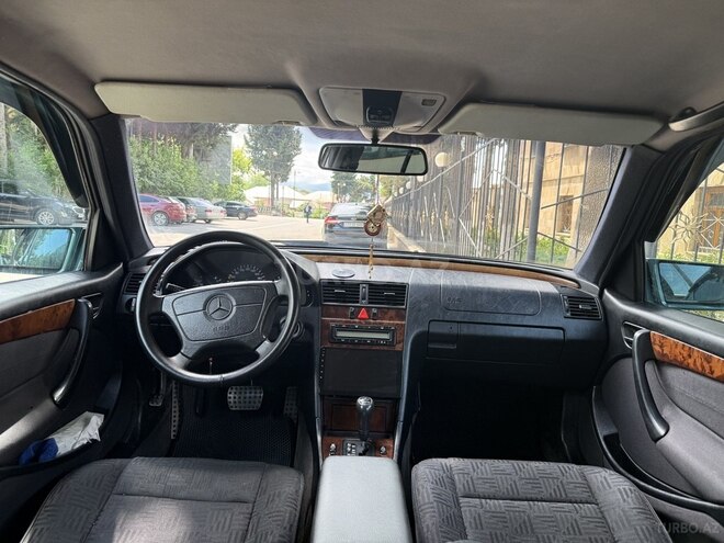 Mercedes C 180-7