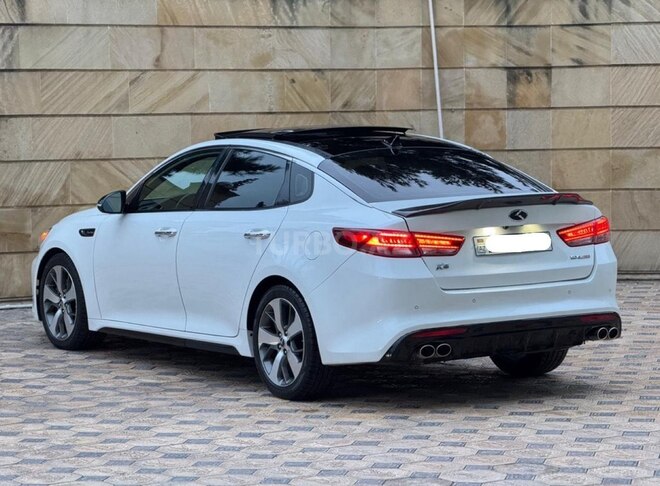Kia Optima-4