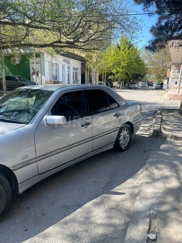 Mercedes C 180-4