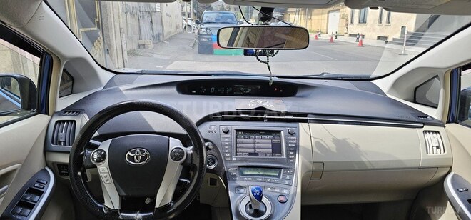 Toyota Prius-6