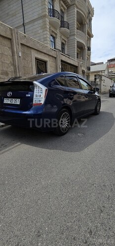 Toyota Prius-5