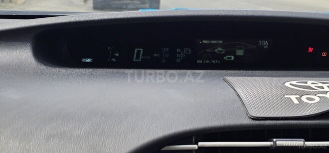 Toyota Prius-7