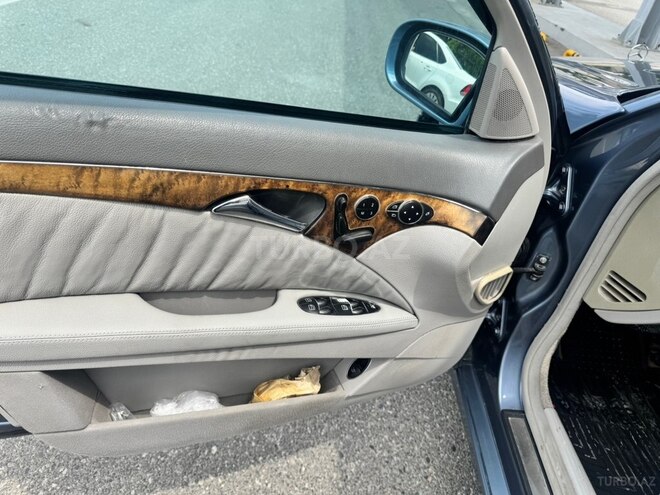 Mercedes E 200-10