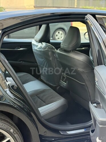 Toyota Camry-9