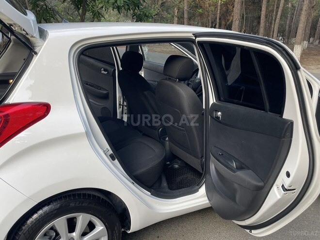 Hyundai i20-18