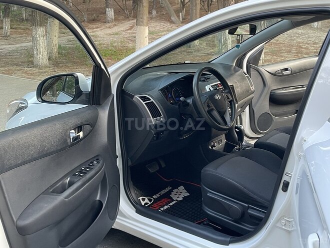 Hyundai i20-17