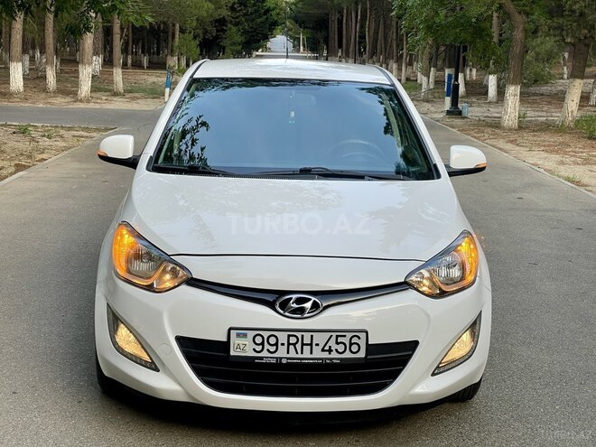 Hyundai i20-12