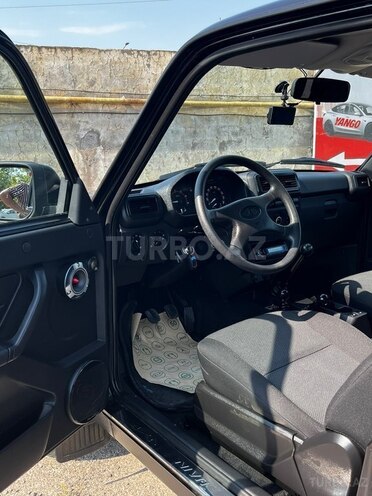 LADA (VAZ) Niva-8
