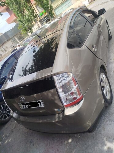 Toyota Prius-6