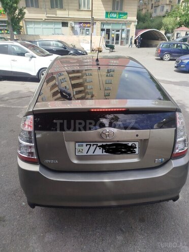 Toyota Prius-7
