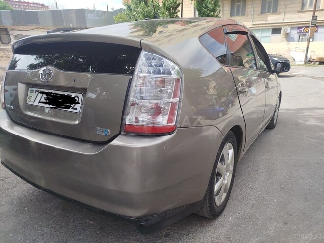 Toyota Prius-8