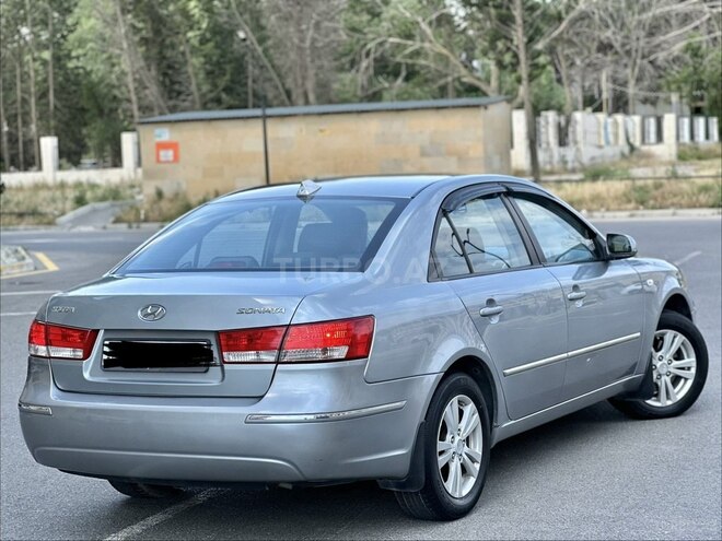 Hyundai Sonata-13