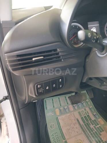 Hyundai i20-13