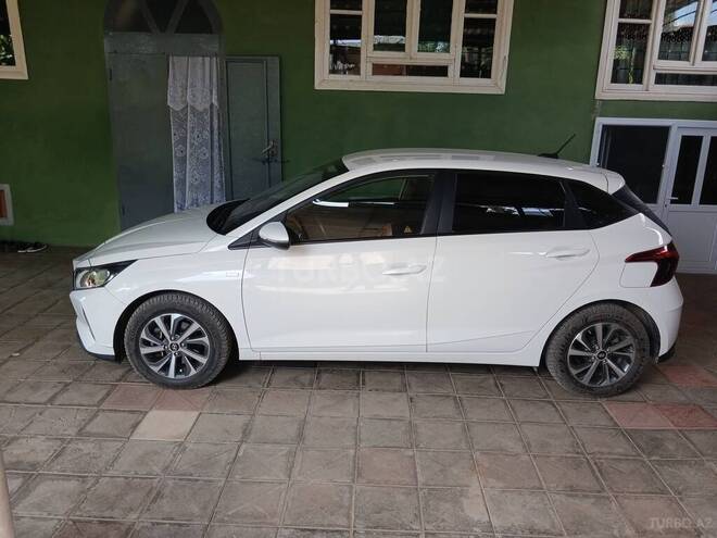 Hyundai i20-12