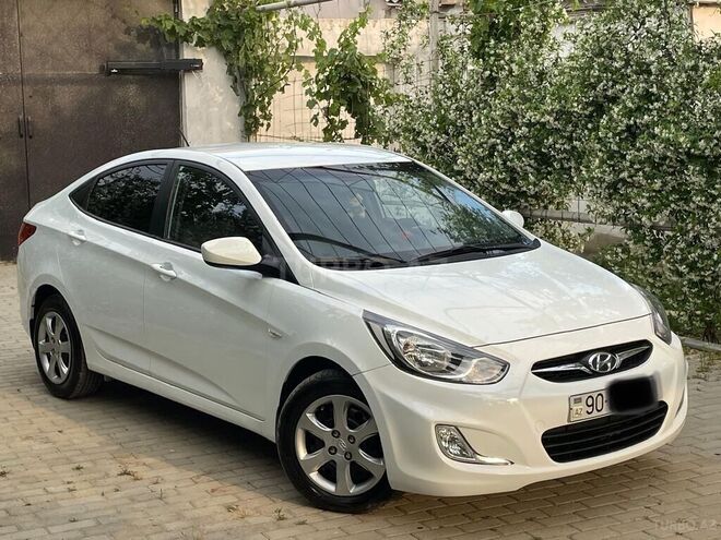Hyundai Accent-1