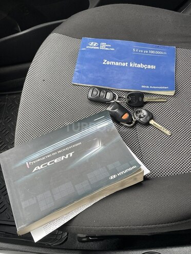Hyundai Accent-5