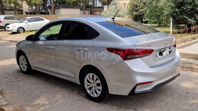 Hyundai Accent-6