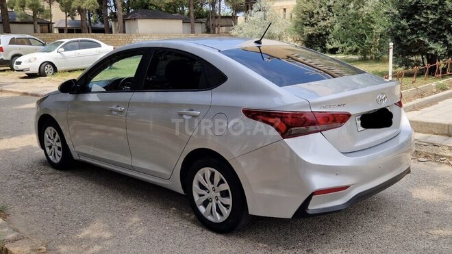 Hyundai Accent-8