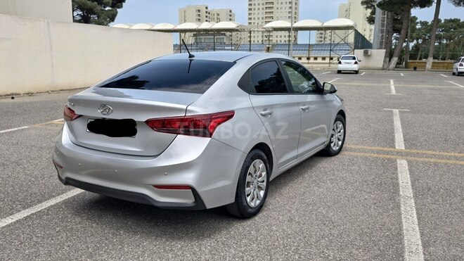 Hyundai Accent-9