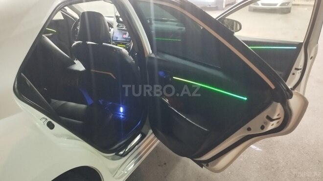 Toyota Camry-17
